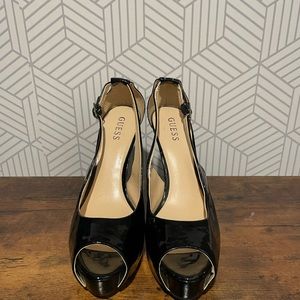 Guess Eliana Pump